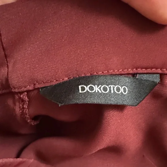 Elegant Burgundy Women's Blouse - Picture 5 of 5